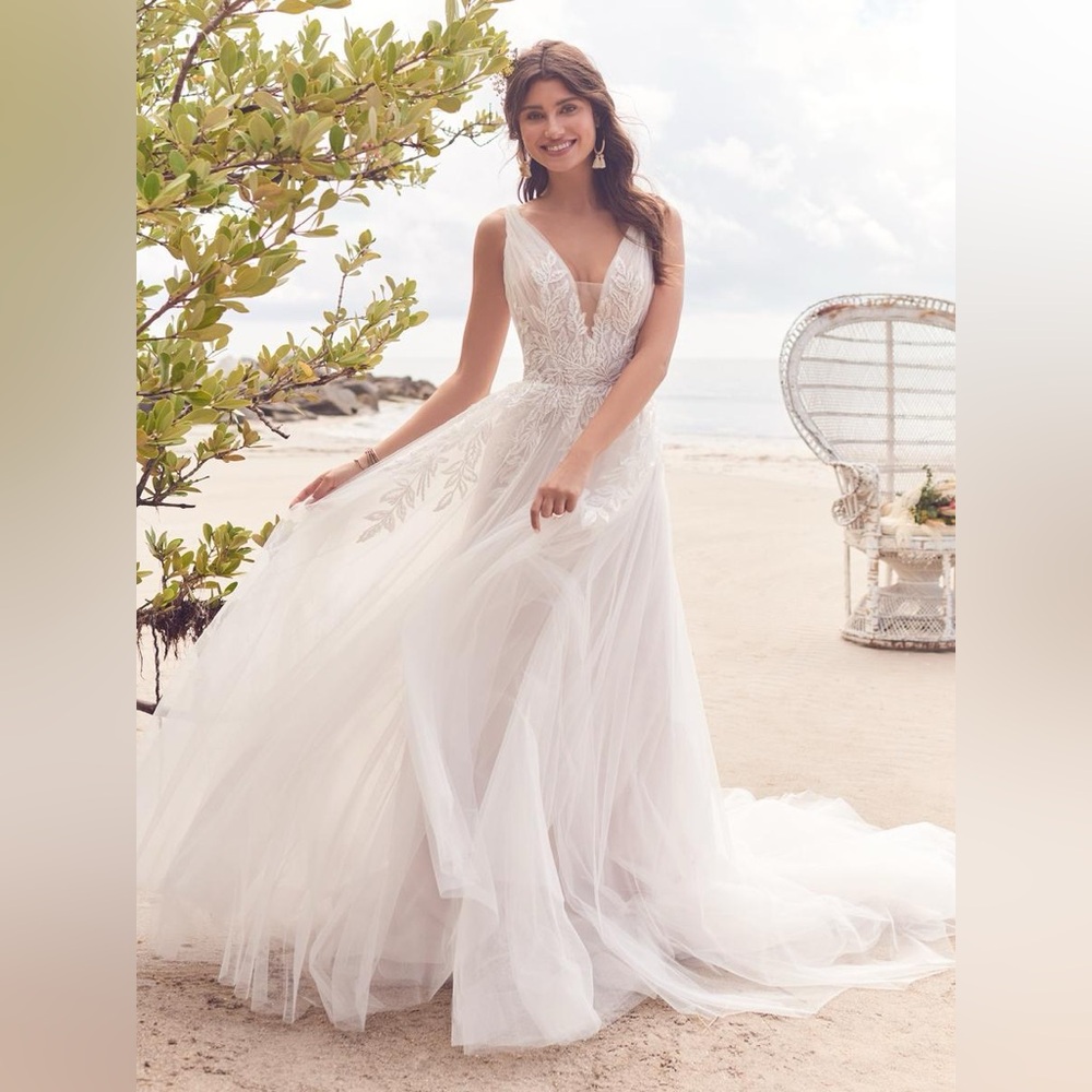Jenessa by Maggie Sottero